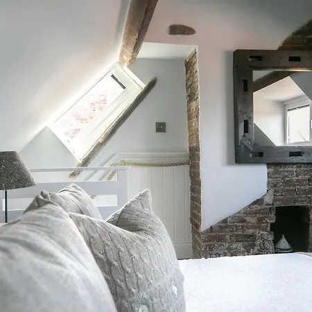 Hudson's Hideaway 1a Woodwark's Yard * Уитби