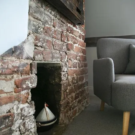 Апартаменты Hudson's Hideaway 1a Woodwark's Yard *