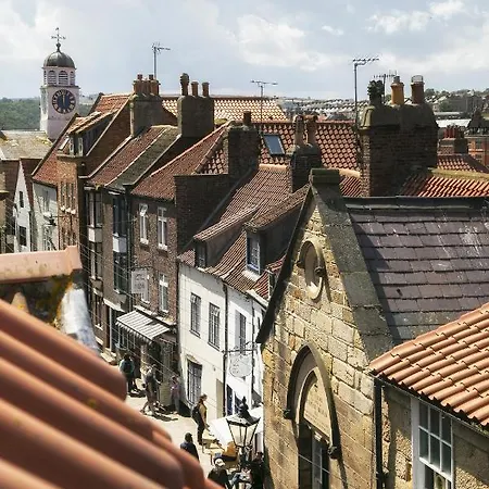 Hudson's Hideaway 1a Woodwark's Yard Уитби