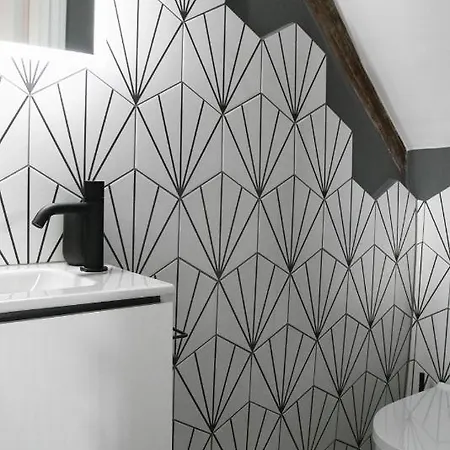 Hudson's Hideaway 1a Woodwark's Yard *