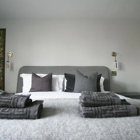 Апартаменты Hudson's Hideaway 1a Woodwark's Yard Уитби