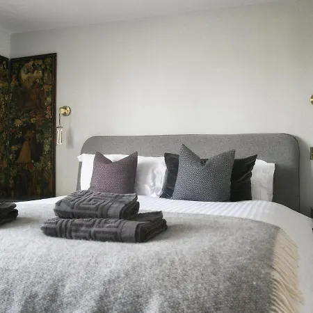 Hudson's Hideaway 1a Woodwark's Yard