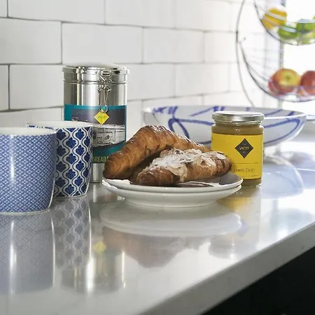 Апартаменты Hudson's Hideaway 1a Woodwark's Yard *