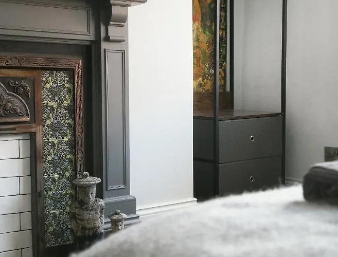 Hudson's Hideaway 1a Woodwark's Yard