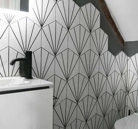 Hudson's Hideaway 1a Woodwark's Yard *