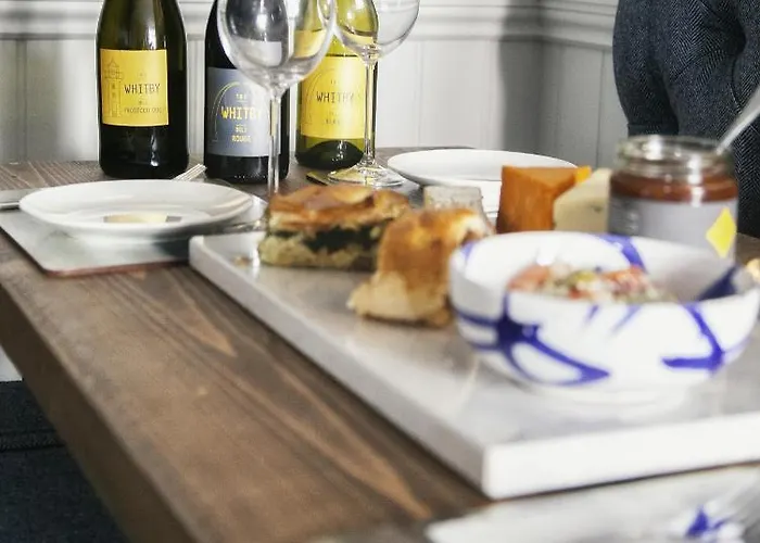 Hudson's Hideaway 1a Woodwark's Yard ويتبي