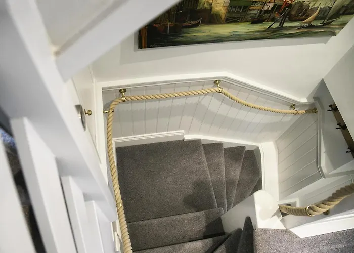 Hudson's Hideaway 1a Woodwark's Yard * ويتبي